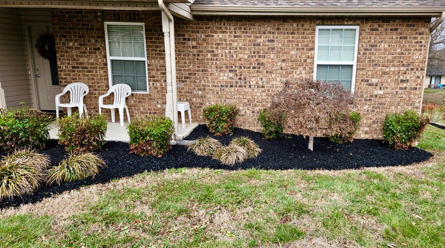 Mulch bed in front of house